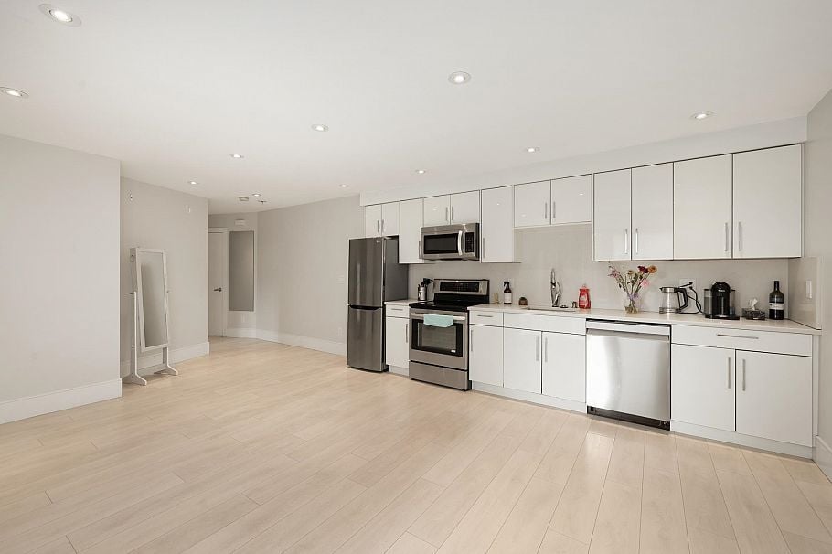 4716 Skyline Drive North Vancouver, BC - 39