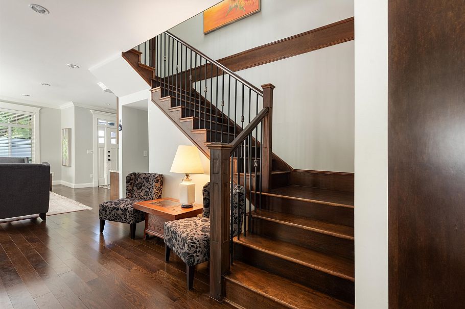 362 E 21st Street North Vancouver, BC - 16