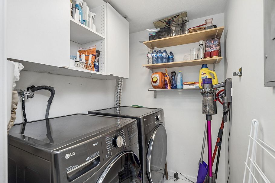 7 848 W 16th Street North Vancouver, BC - 18