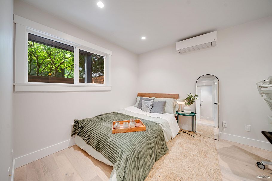 2022 Chesterfield Avenue North Vancouver, BC - 26