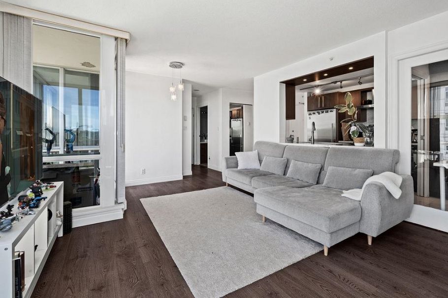 3302 193 Aquarius Mews Vancouver, BC - 5