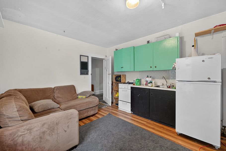 236 W 12th Avenue Vancouver, BC - 25