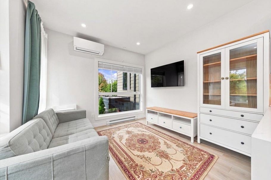 226 E 8th Street North Vancouver, BC - 7