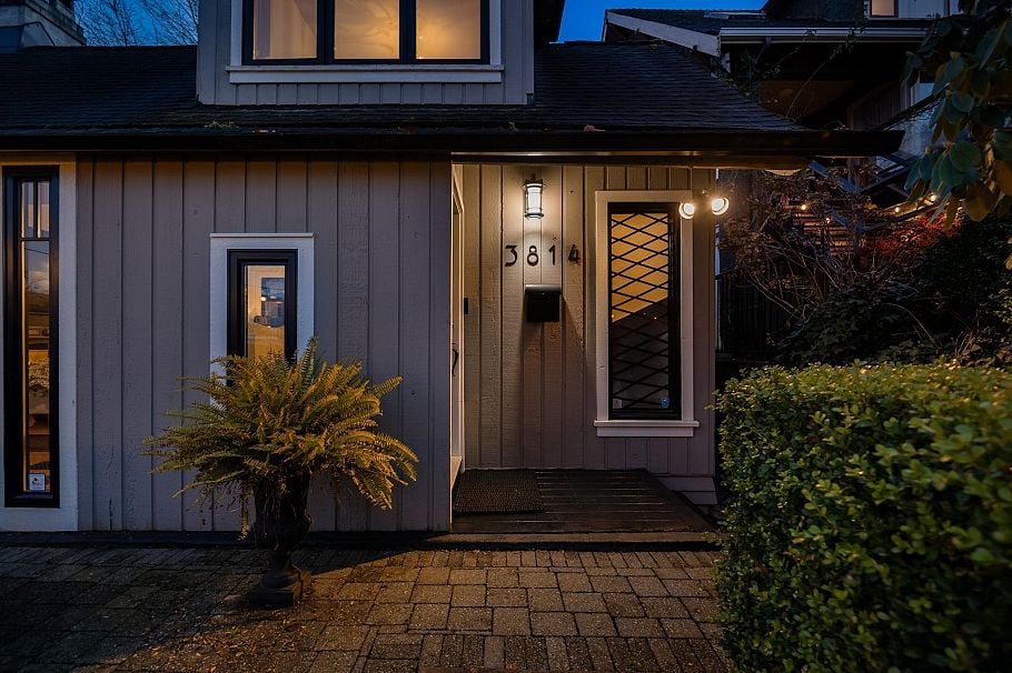3814 W 11 Avenue Vancouver, BC - 32