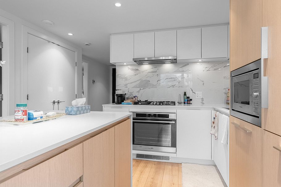 1902 1500 Fern Street North Vancouver, BC - 8