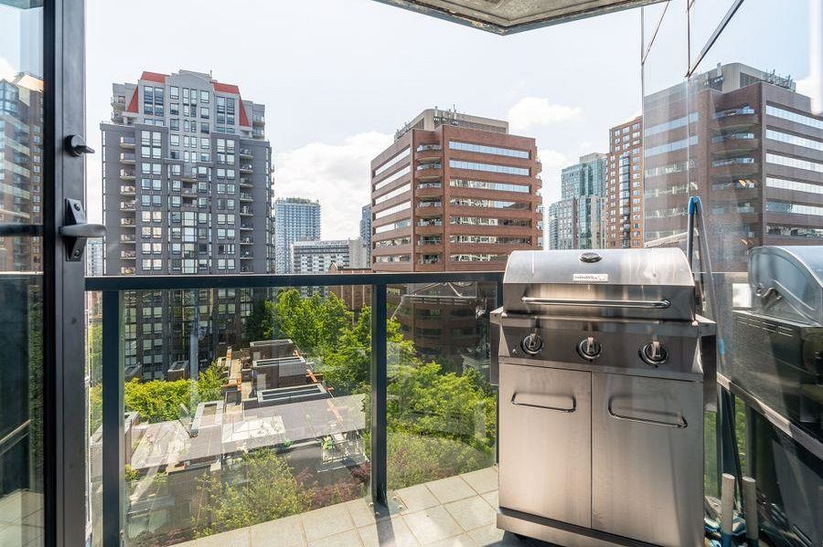 710 1050 Burrard Street Vancouver, BC - 22
