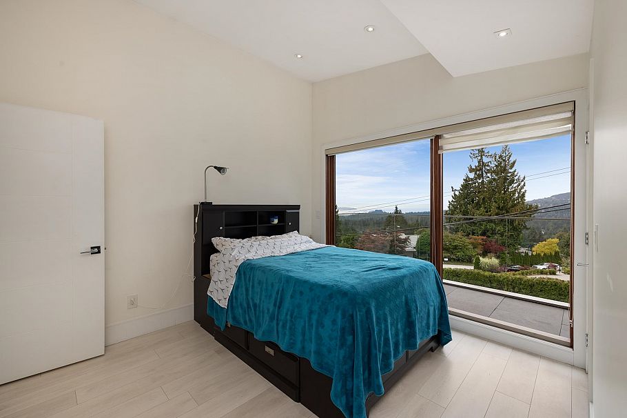 4716 Skyline Drive North Vancouver, BC - 28