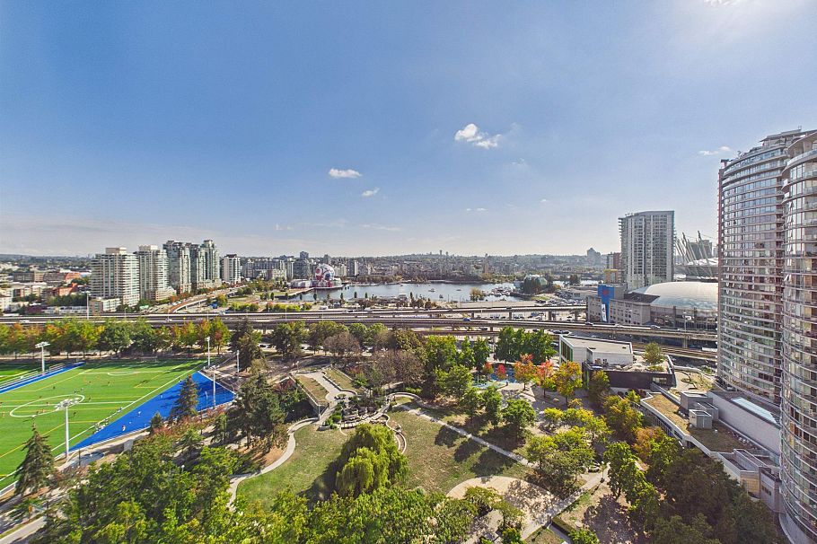 2208 550 Taylor Street Vancouver, BC - 2