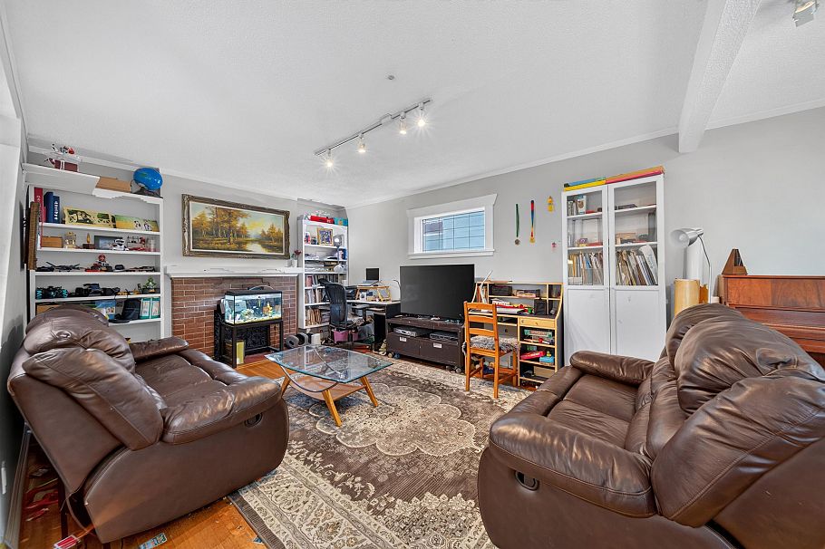 3519 W 14th Avenue Vancouver, BC - 9