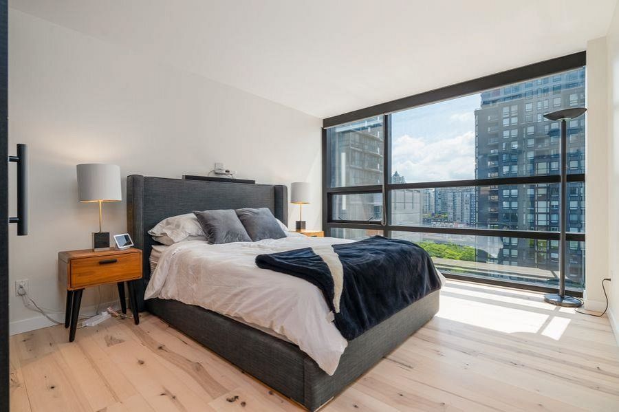 710 1050 Burrard Street Vancouver, BC - 12