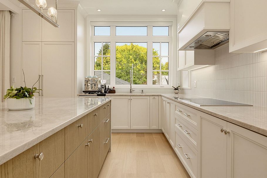3887 W 15th Avenue Vancouver, BC - 11