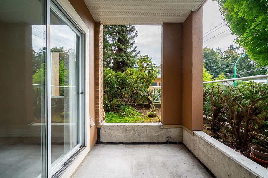 207 678 W Queens Road North Vancouver, BC - 26