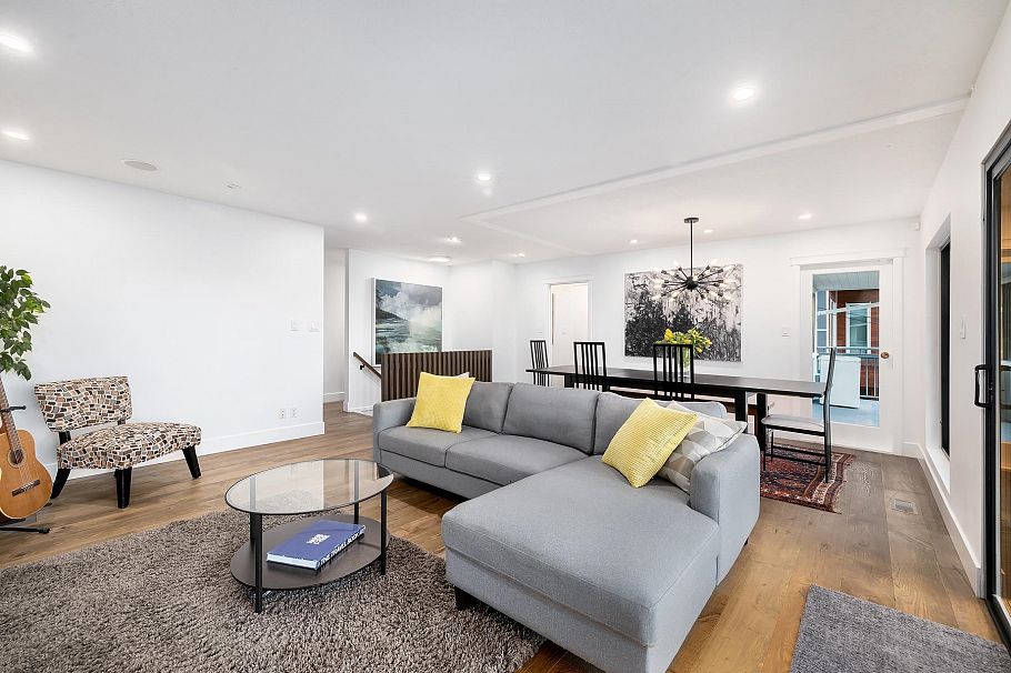 1152 W 17th Street North Vancouver, BC - 12