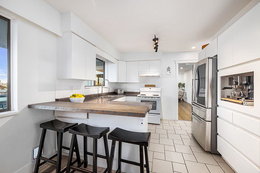 1152 W 17th Street North Vancouver, BC - 13