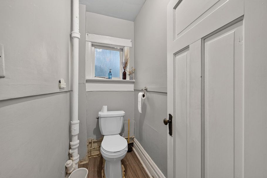 236 W 12th Avenue Vancouver, BC - 20