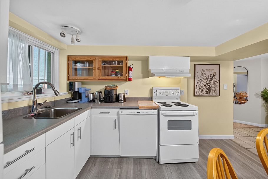 3519 W 14th Avenue Vancouver, BC - 24