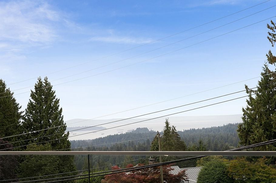 4716 Skyline Drive North Vancouver, BC - 5
