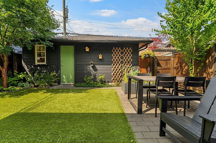 3261 W 2nd Avenue Vancouver, BC - 37