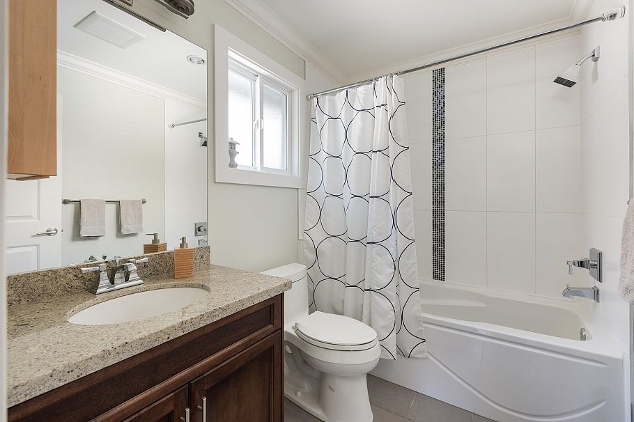 362 E 21st Street North Vancouver, BC - 27