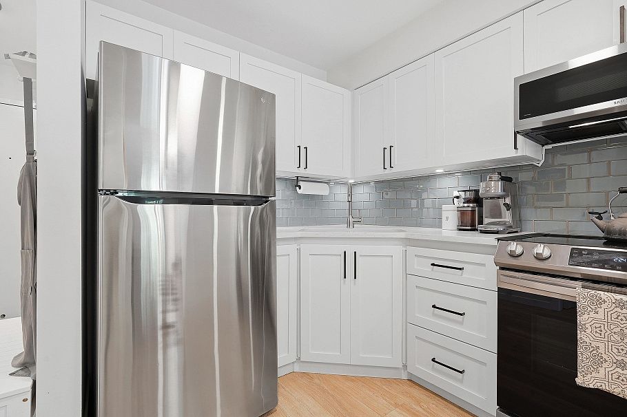 2B 1048 E 7th Avenue Vancouver, BC - 7