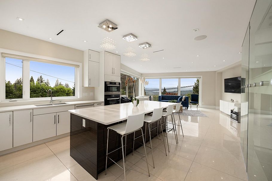 4716 Skyline Drive North Vancouver, BC - 13