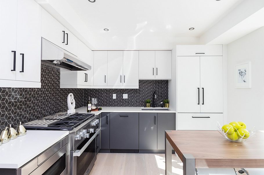 2 1152 Comox Street Vancouver, BC - 6