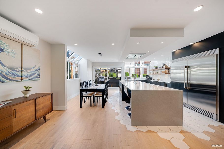 2022 Chesterfield Avenue North Vancouver, BC - 3
