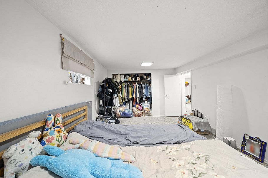1534 W 71st Avenue Vancouver, BC - 30
