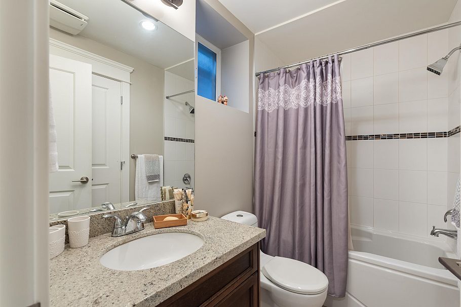 362 E 21st Street North Vancouver, BC - 31