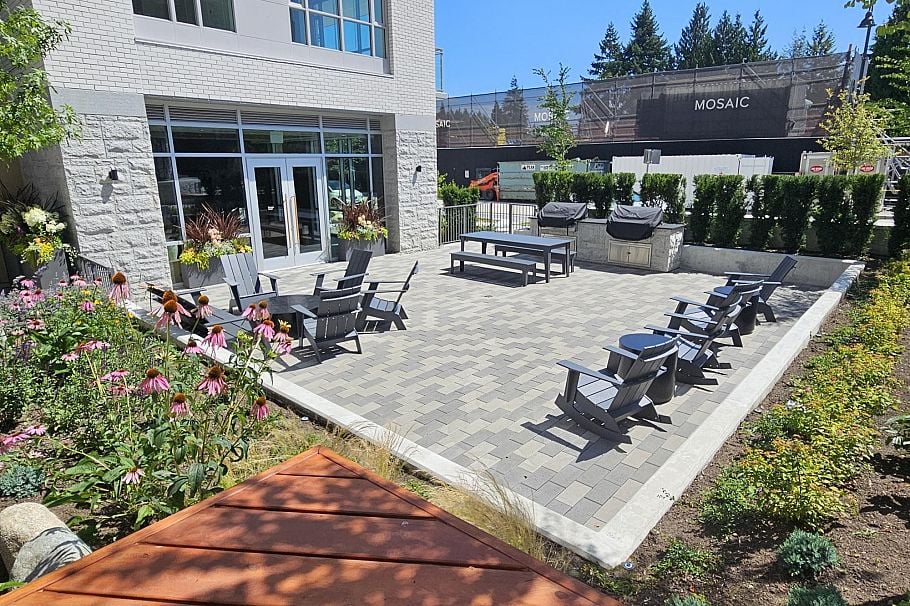109 2325 Emery Court North Vancouver, BC - 25