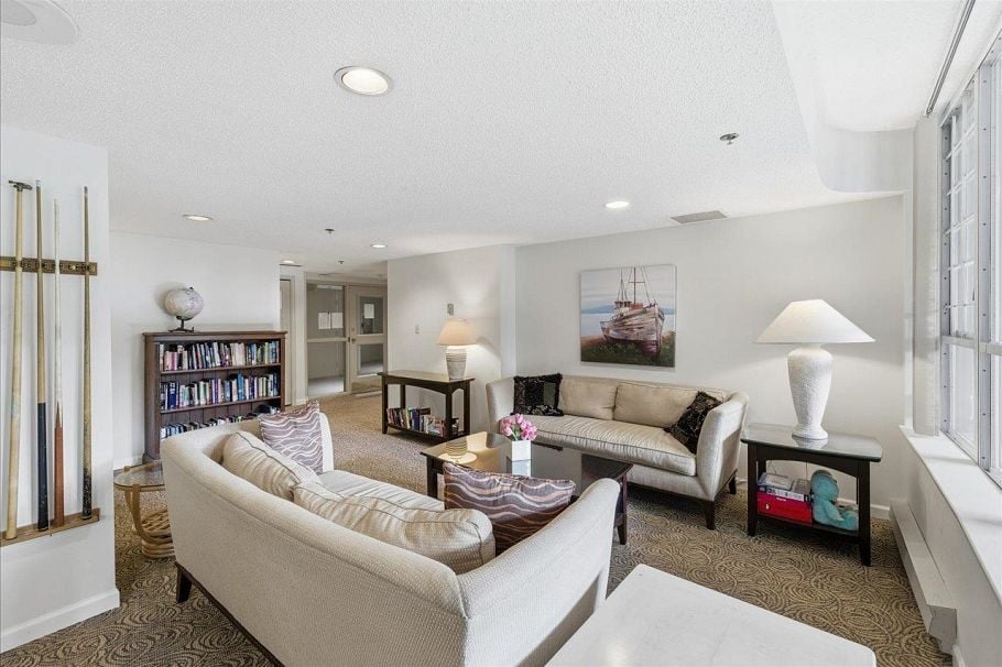 402 995 Roche Point Drive North Vancouver, BC - 37