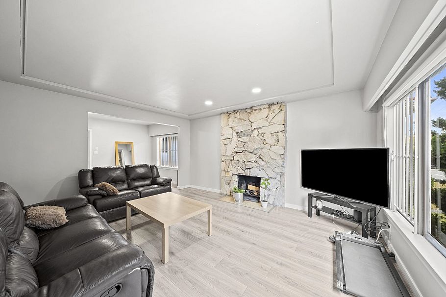 1534 W 71st Avenue Vancouver, BC - 6