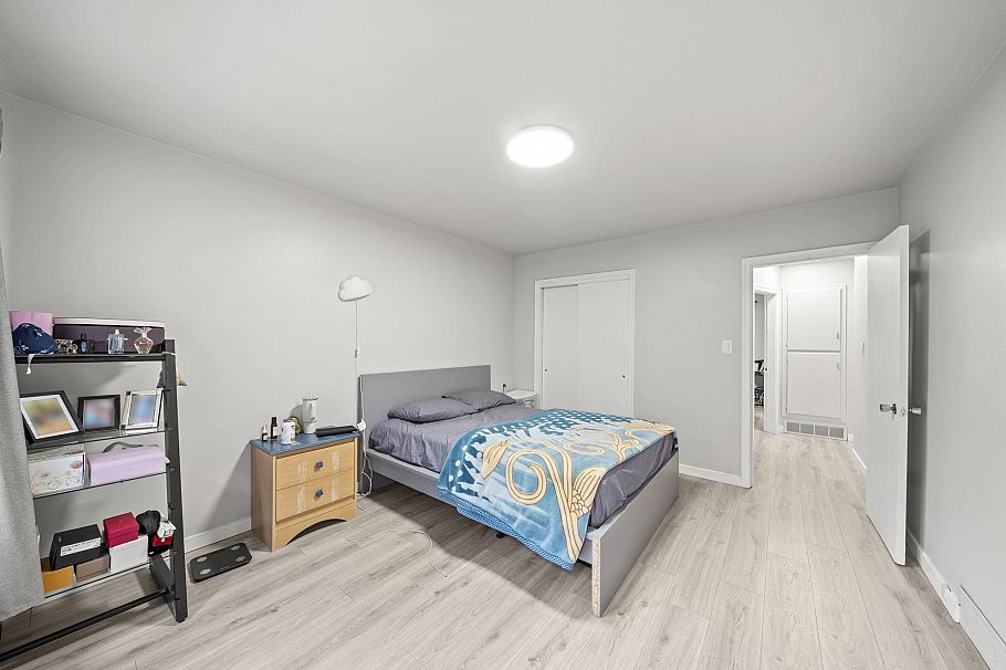 1534 W 71st Avenue Vancouver, BC - 5