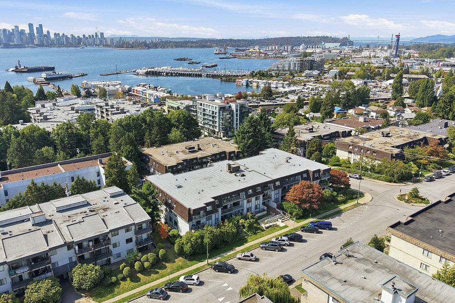 305 275 W 2nd Street North Vancouver, BC - 35