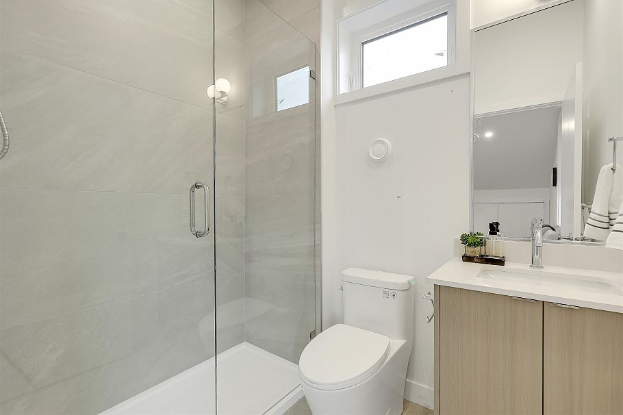 1 3185 Graveley Street Vancouver, BC - 23