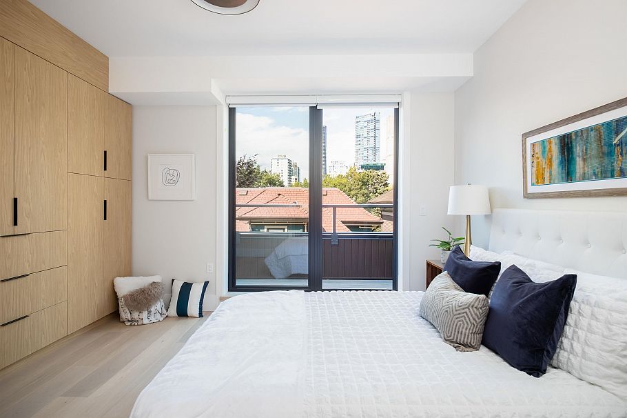 2 1152 Comox Street Vancouver, BC - 10