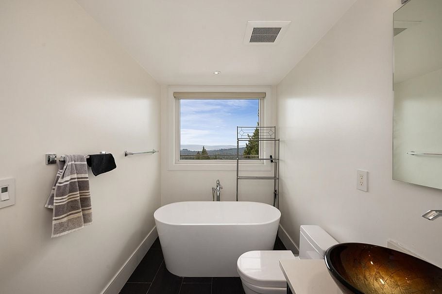 4716 Skyline Drive North Vancouver, BC - 32