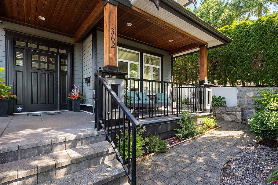 362 E 21st Street North Vancouver, BC - 32