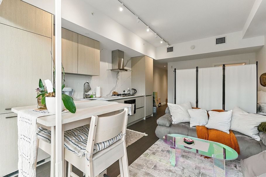 205 5168 Cambie Street Vancouver, BC - 3