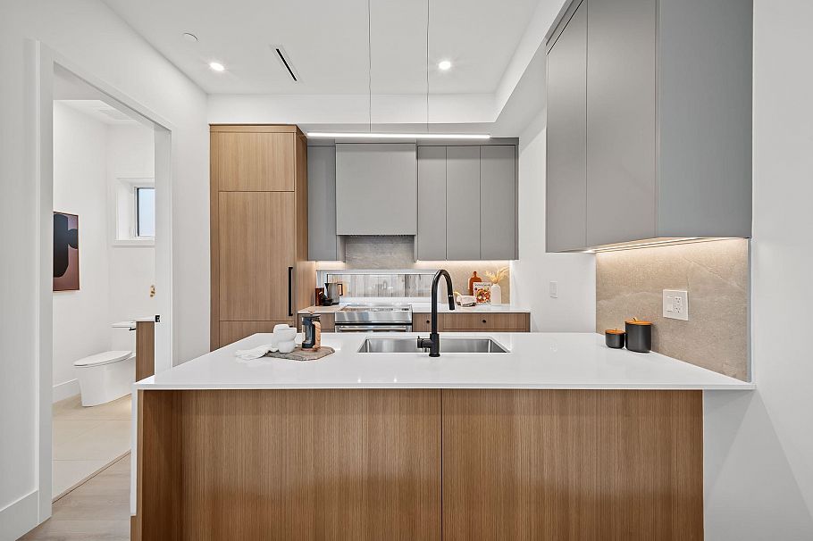 2545 E 2nd Avenue Vancouver, BC - 18