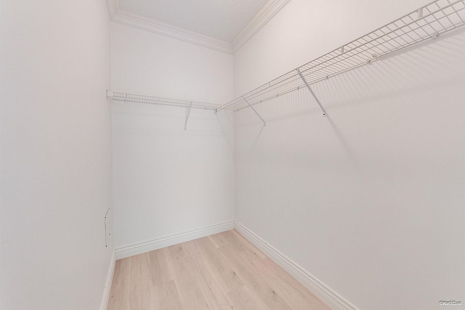 405 3625 Windcrest Drive North Vancouver, BC - 16
