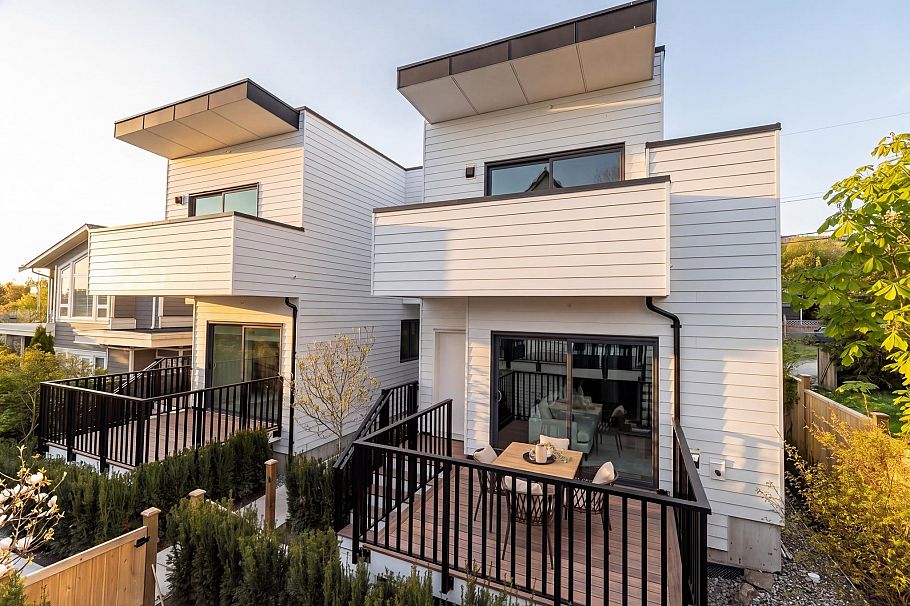 1 328 W 14th Street North Vancouver, BC - 1