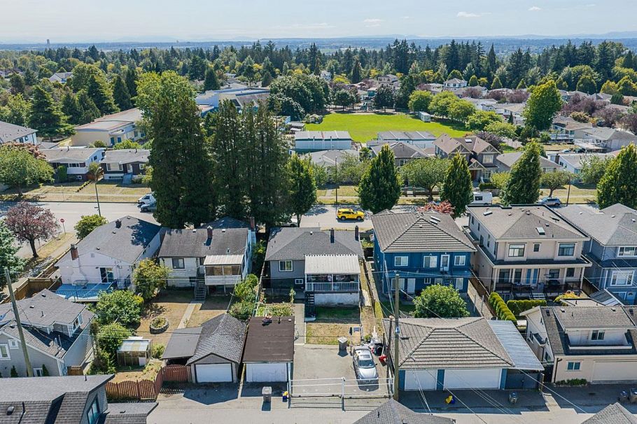 2873 E 54th Avenue Vancouver, BC - 21