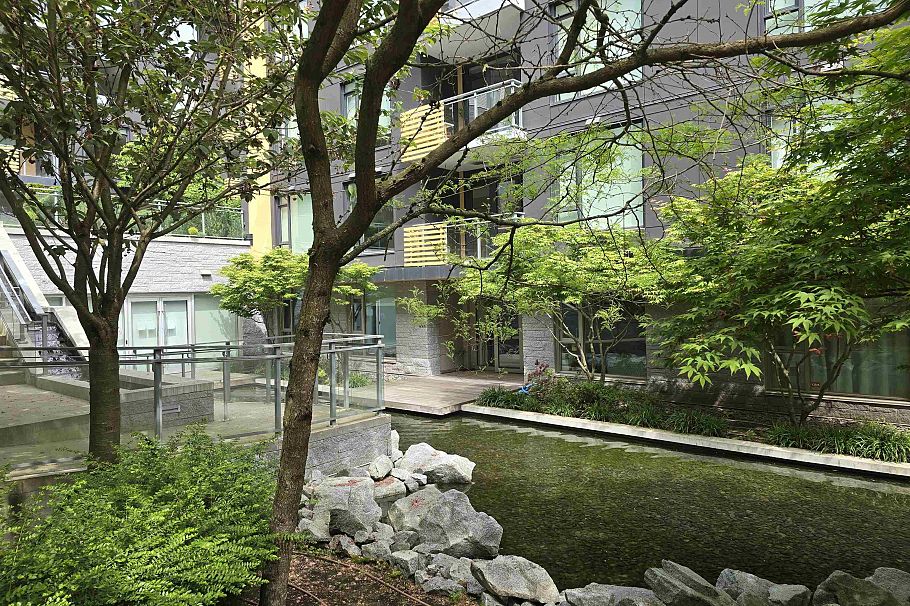 102 375 W 59th Avenue Vancouver, BC - 2