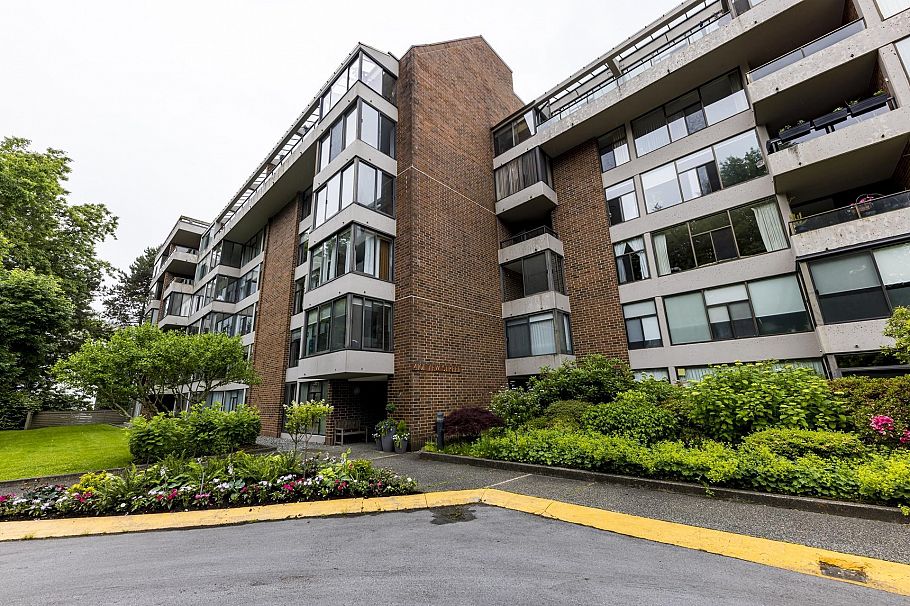 407 4101 Yew Street Vancouver, BC - 2