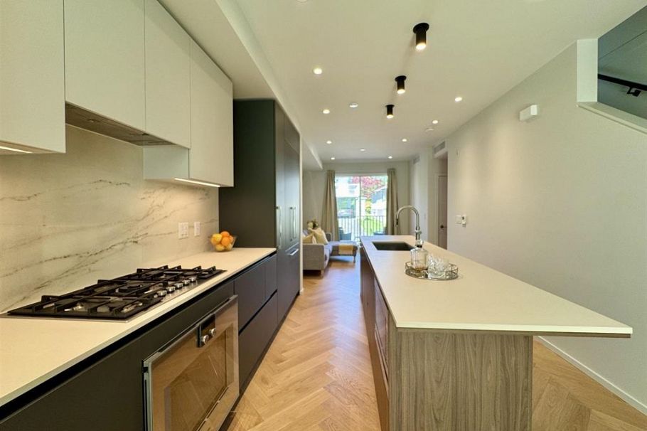 173 805 W 49th Avenue Vancouver, BC - 7