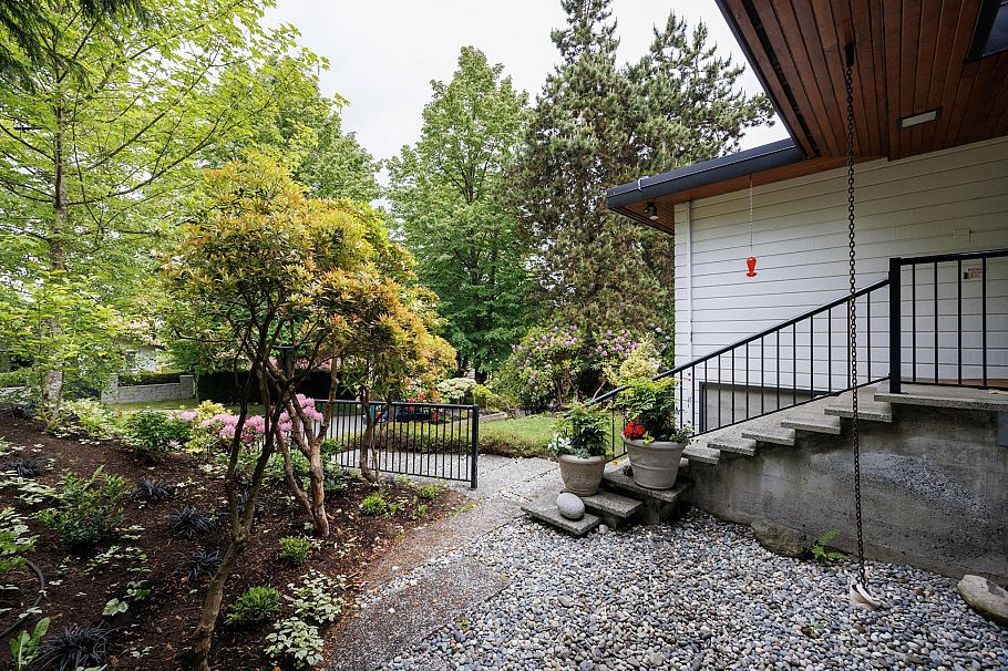 2220 W 32nd Avenue Vancouver, BC - 5