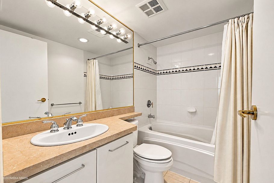 17D 139 Drake Street Vancouver, BC - 18