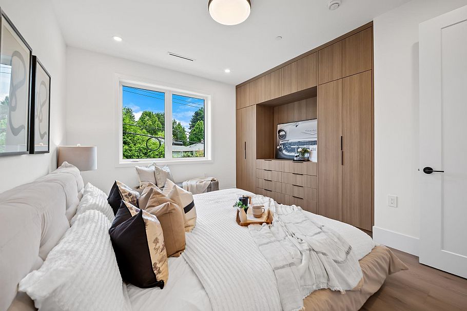 2545 E 2nd Avenue Vancouver, BC - 28