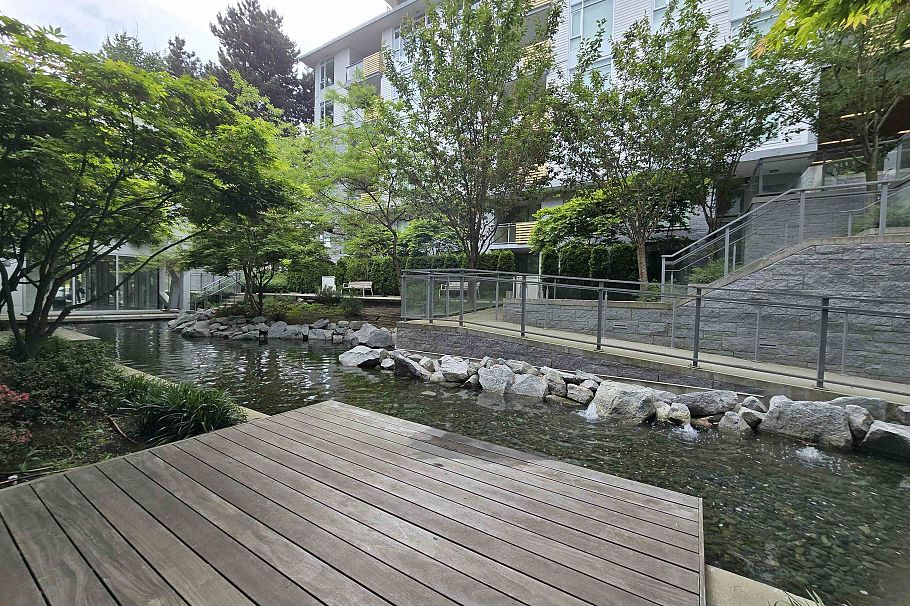 102 375 W 59th Avenue Vancouver, BC - 4